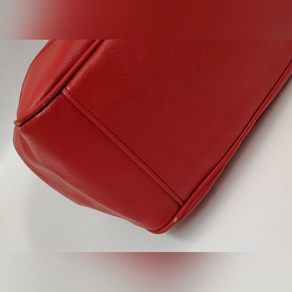 Red Handbag Purse W/ Gold Medallion - Picture 13 of 16